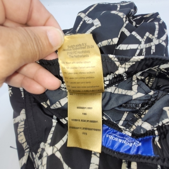 Scotch and Soda Mid-length Black and Cream Tribal printed Swim Shorts Size M - Picture 9 of 16